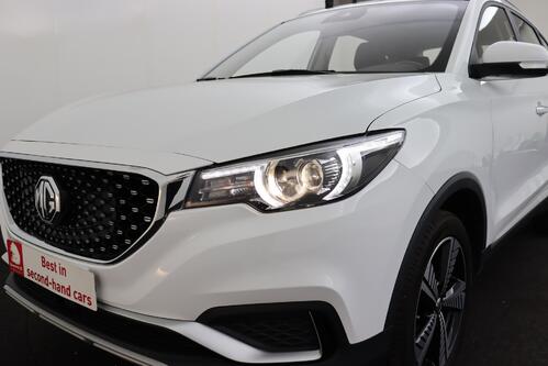 MG ZS EV + CAMERA + PDC + CRUISE + LEDER + PANO + ALU 17