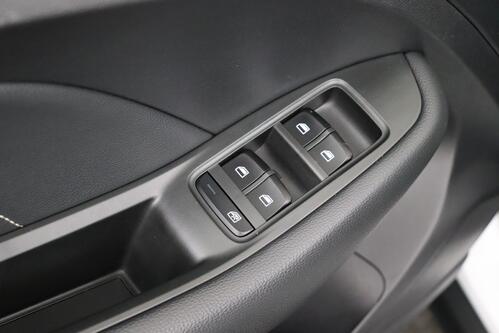 MG ZS EV + CAMERA + PDC + CRUISE + LEDER + PANO + ALU 17