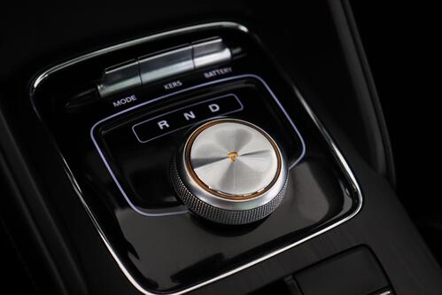 MG ZS EV + CAMERA + PDC + CRUISE + LEDER + PANO + ALU 17