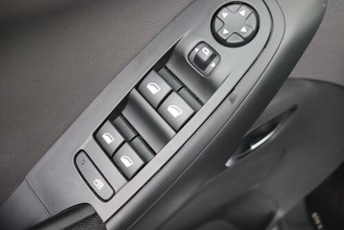 CITROEN C4 SpaceTourer FEEL  1.2 PURETECH EAT8 + 7PL. + A/T + GPS + CARPLAY + PDC + CRUISE + ALU 