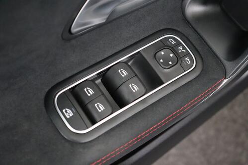 MERCEDES-BENZ CLA 180 *AMG-LINE iA 7G-DCT + GPS + LEDER/ALCANTARA + CAMERA + PDC + CRUISE + ALU 18