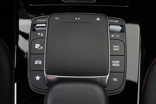 MERCEDES-BENZ CLA 180 *AMG-LINE iA 7G-DCT + GPS + LEDER/ALCANTARA + CAMERA + PDC + CRUISE + ALU 18