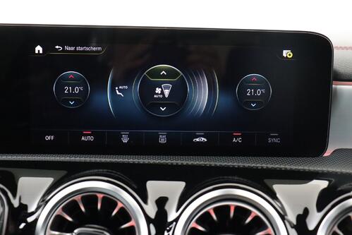 MERCEDES-BENZ CLA 180 *AMG-LINE iA 7G-DCT + GPS + LEDER/ALCANTARA + CAMERA + PDC + CRUISE + ALU 18