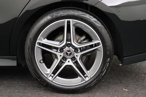 MERCEDES-BENZ CLA 180 *AMG-LINE iA 7G-DCT + GPS + LEDER/ALCANTARA + CAMERA + PDC + CRUISE + ALU 18