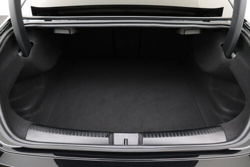 MERCEDES-BENZ CLA 180 *AMG-LINE iA 7G-DCT + GPS + LEDER/ALCANTARA + CAMERA + PDC + CRUISE + ALU 18