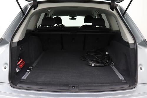 AUDI Q7 *QUATTRO ATTRACTION 55 3.0TFSI-e TIPTRONIC + GPS + LEDER + CAMERA + PDC + CRUISE + ALU 19 + TREKHAAK 