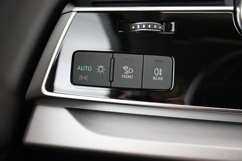 AUDI Q7 *QUATTRO ATTRACTION 55 3.0TFSI-e TIPTRONIC + GPS + LEDER + CAMERA + PDC + CRUISE + ALU 19 + TREKHAAK 
