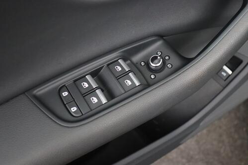 AUDI Q7 *QUATTRO ATTRACTION 55 3.0TFSI-e TIPTRONIC + GPS + LEDER + CAMERA + PDC + CRUISE + ALU 19 + TREKHAAK 