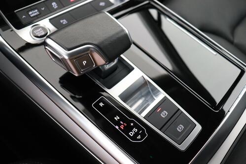AUDI Q7 *QUATTRO ATTRACTION 55 3.0TFSI-e TIPTRONIC + GPS + LEDER + CAMERA + PDC + CRUISE + ALU 19 + TREKHAAK 