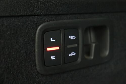 AUDI Q7 *QUATTRO ATTRACTION 55 3.0TFSI-e TIPTRONIC + GPS + LEDER + CAMERA + PDC + CRUISE + ALU 19 + TREKHAAK 