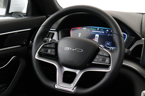 BYD Seal U COMFORT 71.8 kWh + A/T + GPS + LEDER + CARPLAY + CAMERA + PDC + CRUISE(ACC) + PANO DAK + ALU 19