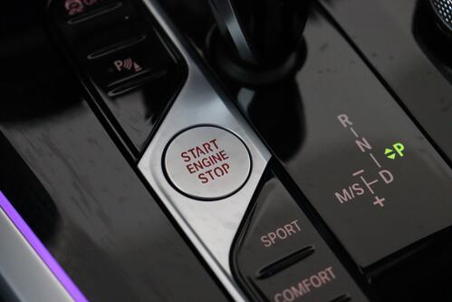 BMW X5 X-DRIVE 30 DA M-SPORT + 7PL. + GPS + LEDER + CARPLAY + CAMERA + PDC + CRUISE(ACC) + PANO DAK + ALU + TREKHAAK 