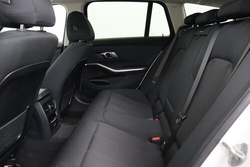 BMW 330 G20 e iA M-SPORT + GPS + CARPLAY + PDC + CRUISE(ACC) + ALU 17 + TREKHAAK 