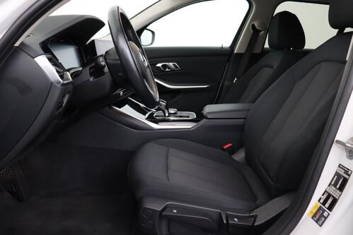 BMW 330 G20 e iA M-SPORT + GPS + CARPLAY + PDC + CRUISE(ACC) + ALU 17 + TREKHAAK 