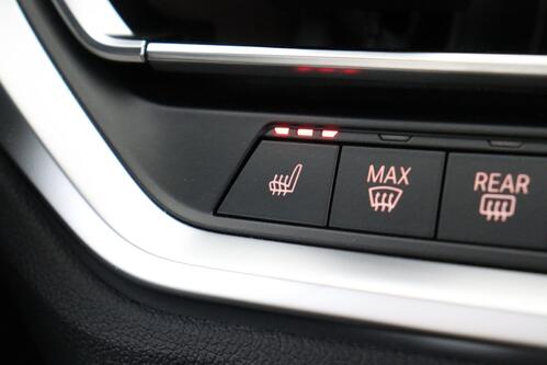 BMW 330 G20 e iA M-SPORT + GPS + CARPLAY + PDC + CRUISE(ACC) + ALU 17 + TREKHAAK 