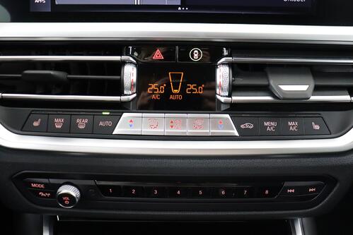 BMW 330 G20 e iA M-SPORT + GPS + CARPLAY + PDC + CRUISE(ACC) + ALU 17 + TREKHAAK 