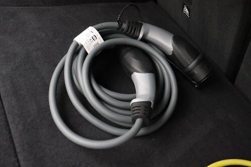 BMW 330 G20 e iA M-SPORT + GPS + CARPLAY + PDC + CRUISE(ACC) + ALU 17 + TREKHAAK 