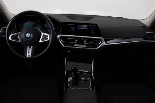 BMW 330 G20 e iA M-SPORT + GPS + CARPLAY + PDC + CRUISE(ACC) + ALU 17 + TREKHAAK 
