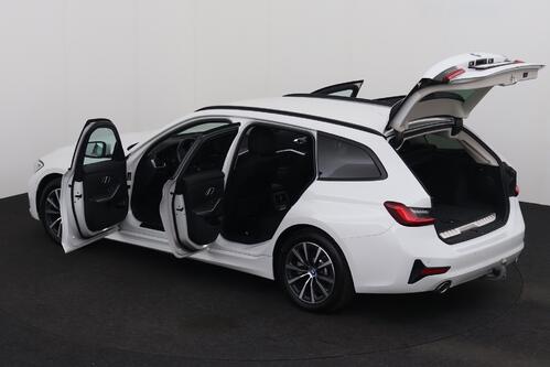 BMW 330 G20 e iA M-SPORT + GPS + CARPLAY + PDC + CRUISE(ACC) + ALU 17 + TREKHAAK 