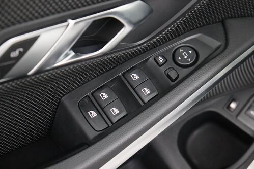 BMW 330 G20 e iA M-SPORT + GPS + CARPLAY + PDC + CRUISE(ACC) + ALU 17 + TREKHAAK 