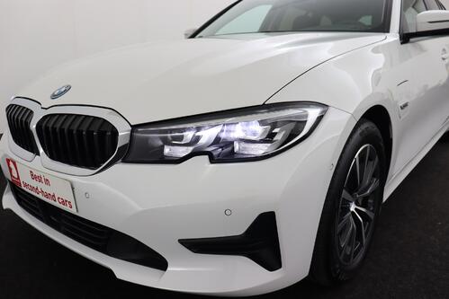 BMW 330 G20 e iA M-SPORT + GPS + CARPLAY + PDC + CRUISE(ACC) + ALU 17 + TREKHAAK 