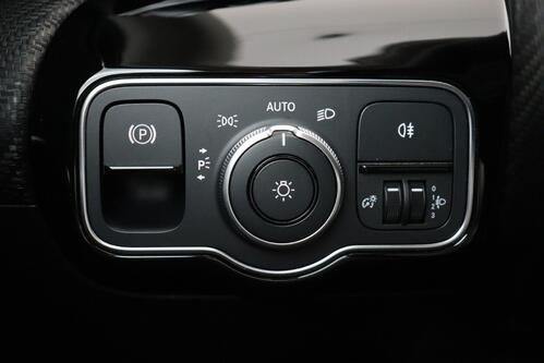 MERCEDES-BENZ A 180 *LIMOUSINE BUS.SOLUTION iA + GPS + CAMERA + PDC + CRUISE + ALU 16