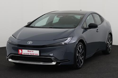 TOYOTA Prius 2.0i PHEV CVT + GPS + CAMERA + PDC + CRUISE (ACC) + PANO + ALU 
