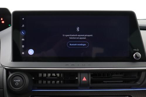 TOYOTA Prius 2.0i PHEV CVT + GPS + CAMERA + PDC + CRUISE (ACC) + PANO + ALU 