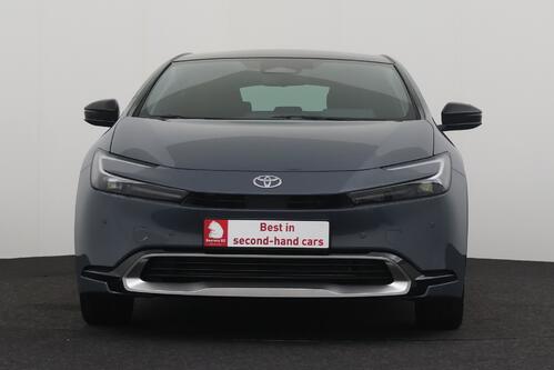 TOYOTA Prius 2.0i PHEV CVT + GPS + CAMERA + PDC + CRUISE (ACC) + PANO + ALU 