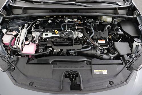 TOYOTA Prius 2.0i PHEV CVT + GPS + CAMERA + PDC + CRUISE (ACC) + PANO + ALU 