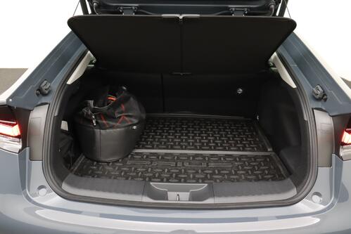 TOYOTA Prius 2.0i PHEV CVT + GPS + CAMERA + PDC + CRUISE (ACC) + PANO + ALU 