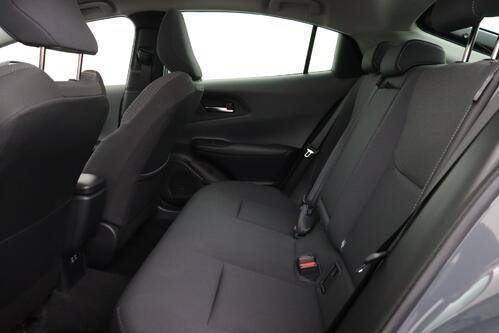 TOYOTA Prius 2.0i PHEV CVT + GPS + CAMERA + PDC + CRUISE (ACC) + PANO + ALU 