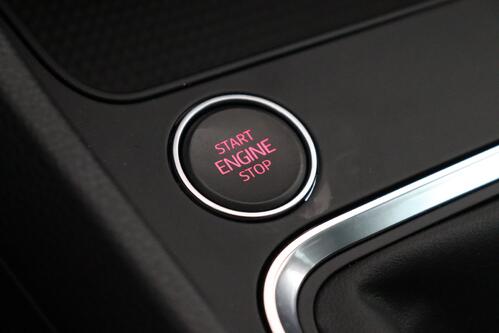 SEAT Ateca MOVE! 1.0 TSI + GPS + CARPLAY + CAMERA + PDC + CRUISE + ALU 