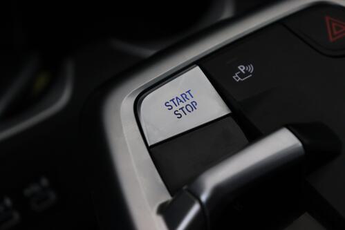 BMW iX1 20 e-DRIVE M-SPORT 66.5 kWh + A/T + GPS + CAMERA + LEDER/ALCANTARA + PDC + CRUISE + PANO DAK + ALU 19