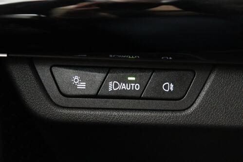 BMW iX1 20 e-DRIVE M-SPORT 66.5 kWh + A/T + GPS + CAMERA + LEDER/ALCANTARA + PDC + CRUISE + PANO DAK + ALU 19