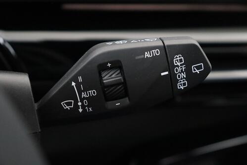 BMW iX1 20 e-DRIVE M-SPORT 66.5 kWh + A/T + GPS + CAMERA + LEDER/ALCANTARA + PDC + CRUISE + PANO DAK + ALU 19