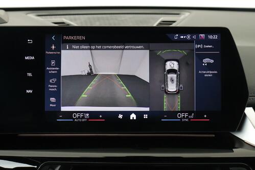 BMW iX1 20 e-DRIVE M-SPORT 66.5 kWh + A/T + GPS + CAMERA + LEDER/ALCANTARA + PDC + CRUISE + PANO DAK + ALU 19