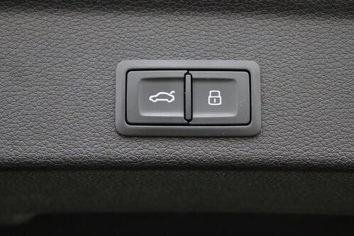 AUDI Q3 *SPORTBACK S-LINE 45 1.4TFSI-e S-TRONIC  COMBINEERT 245 PK + GPS + LEDER + PDC + ALU 18