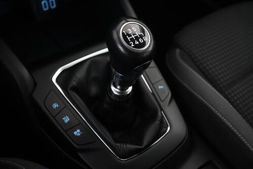 FORD Focus *CLIPPER CONNECTED 1.0i ECOBOOST + GPS + CAMERA + PDC + CRUISE + ALU 16