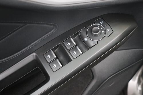 FORD Focus *CLIPPER CONNECTED 1.0i ECOBOOST + GPS + CAMERA + PDC + CRUISE + ALU 16