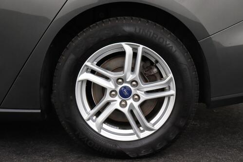 FORD Focus *CLIPPER CONNECTED 1.0i ECOBOOST + GPS + CAMERA + PDC + CRUISE + ALU 16