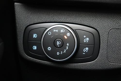 FORD Focus *CLIPPER CONNECTED 1.0i ECOBOOST + GPS + CAMERA + PDC + CRUISE + ALU 16