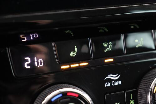 SKODA Octavia COMBI AMBITION 1.0TSI GREENTEC + GPS + CARPLAY + PDC + CRUISE(ACC) + ALU