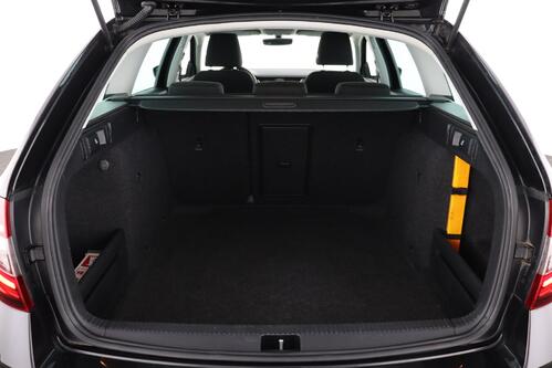 SKODA Octavia COMBI AMBITION 1.0TSI GREENTEC + GPS + CARPLAY + PDC + CRUISE(ACC) + ALU