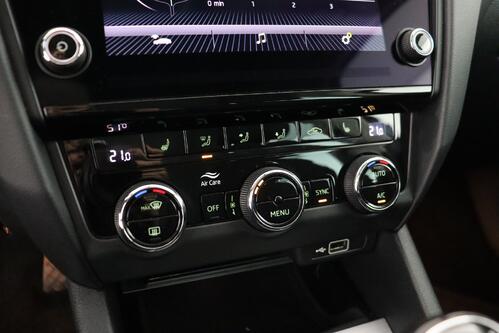 SKODA Octavia COMBI AMBITION 1.0TSI GREENTEC + GPS + CARPLAY + PDC + CRUISE(ACC) + ALU