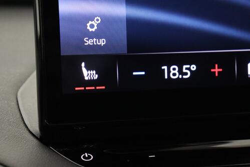 SKODA Enyaq iV 80 82 kWh + A/T + GPS + LEDER + CARPLAY + CAMERA + PDC + PANO DAK + CRUISE(ACC) + ALU