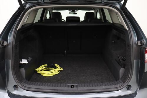 SKODA Enyaq iV 80 82 kWh + A/T + GPS + LEDER + CARPLAY + CAMERA + PDC + PANO DAK + CRUISE(ACC) + ALU