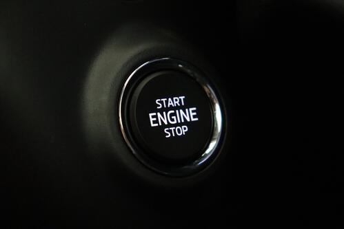 SKODA Enyaq iV 80 82 kWh + A/T + GPS + LEDER + CARPLAY + CAMERA + PDC + PANO DAK + CRUISE(ACC) + ALU