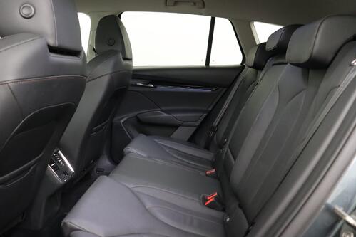 SKODA Enyaq iV 80 82 kWh + A/T + GPS + LEDER + CARPLAY + CAMERA + PDC + PANO DAK + CRUISE(ACC) + ALU