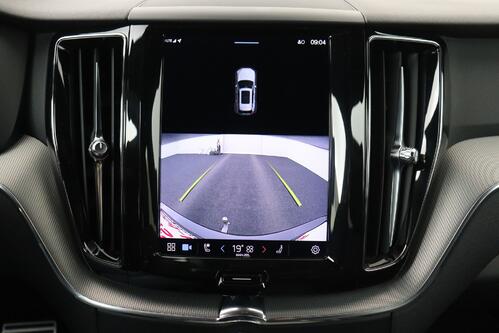 VOLVO XC60 2.0 B4 R-DESIGN  GEARTRONIC + GPS + HALF/ LEDER + CAMERA + PDC + CRUISE + ALU + TREKHAAK 